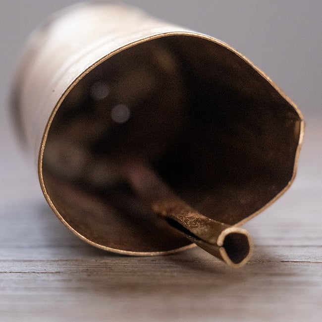 【3個セット】手作りのやさしい音色 インドの銅仕上げベル-【3.5cm*9cm】 3 - 内部の写真です