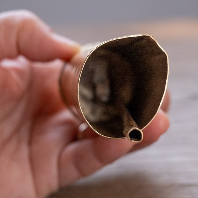 【3個セット】手作りのやさしい音色 インドの銅仕上げベル-【3.5cm*9cm】 4 - 内部の写真です
