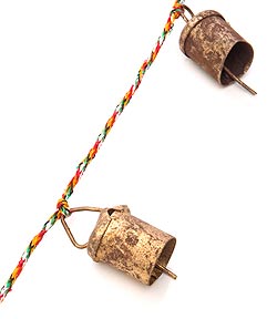 ドアチャイムなどへ！手作りのやさしい音色 インドの銅仕上げカウベル-【2.5cm*2cm*110cm】 - サブ2