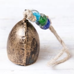 【送料無料・6個セット】ドアチャイムなどへ！手作りのやさしい音色 インドの銅製カウベル　ハンギング - ゴールドシングルベル〔約19cm〕 - サブ4