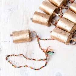 【4個セット】ドアチャイムなどへ！手作りのやさしい音色 インドの銅仕上げカウベル-【4cm*3cm*120cm】 - サブ5