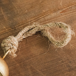 【送料無料・8個セット】ジュート紐の まんまるカウベル インドの素朴な味わい 直径5.5cm程度 - サブ5