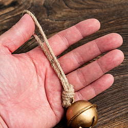 【送料無料・15個セット】ジュート紐の まんまるカウベル インドの素朴な味わい 直径4cm程度 - サブ5