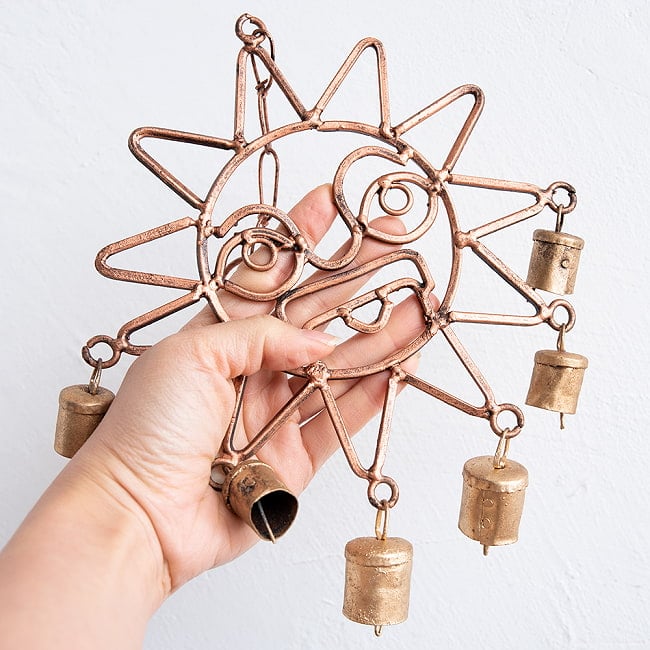 【送料無料・6個セット】インドの銅製ハンギング - 太陽神スーリャ 5 - このくらいのサイズ感になります