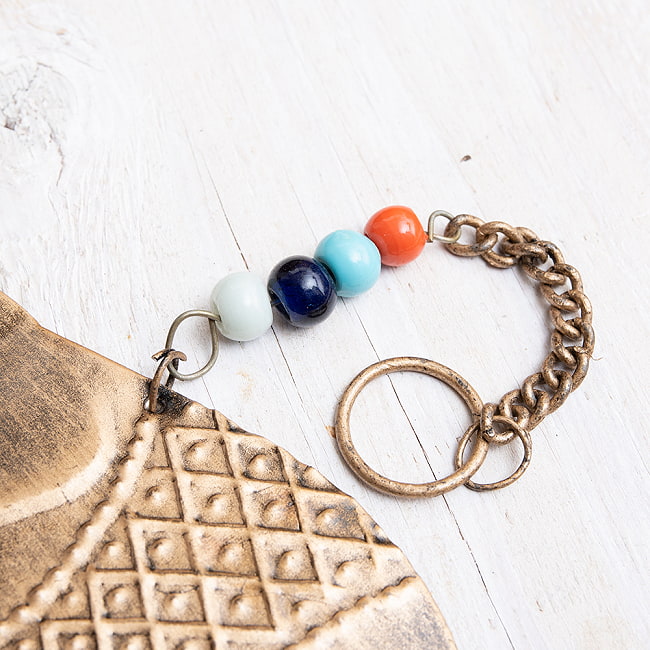 【送料無料・3個セット】 ドアチャイムなどへ！手作りのやさしい音色 インドの銅仕上げハンギング - ぞう2連ゴールド〔約65cm〕 7 - フックがついています