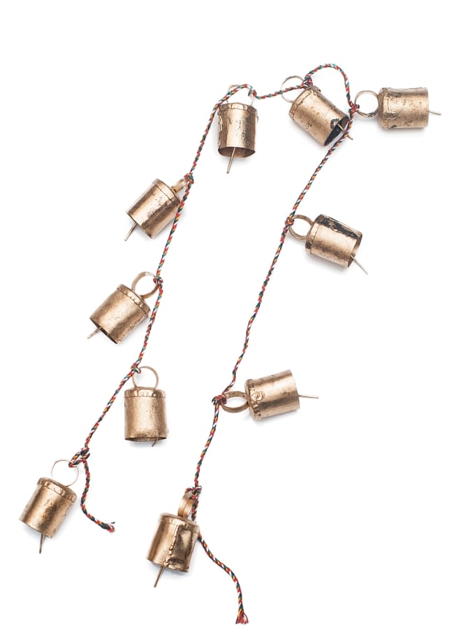 【送料無料・6個セット】ドアチャイムなどへ！手作りのやさしい音色 インドの銅製カウベル-【3cm*2cm*100cm】 7 - 二つ折りにしてみました。全長にして100cmほどになります。
