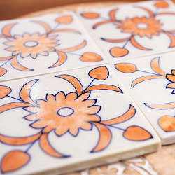 〔10cm×10cm〕ブルーポッタリー ジャイプール陶器の正方形デコレーションタイル唐草オレンジ - サブ2