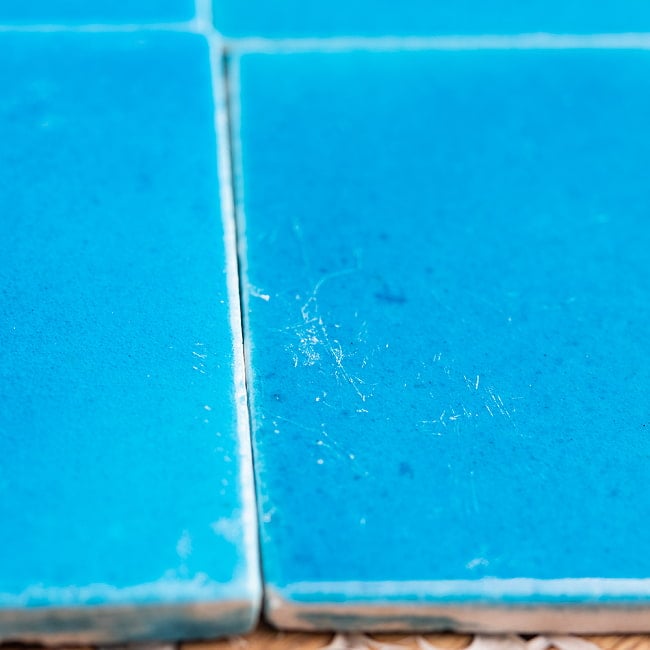 〔10cm×10cm〕ブルーポッタリー ジャイプール陶器の正方形デコレーションタイル水色 インド品質 8 - 表面にこのような細かい傷がある場合がございます。