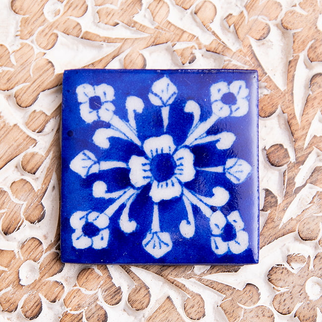 〔4.9cm×4.9cm〕ブルーポッタリー ジャイプール陶器の正方形デコレーションタイル - 小花青の写真