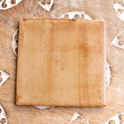 〔10cm×10cm〕ブルーポッタリー ジャイプール陶器の正方形デコレーションタイル 茶(ID-FTNS-133)