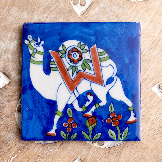 〔10cm×10cm〕ブルーポッタリー ジャイプール陶器の正方形デコレーションタイル 駱駝の写真