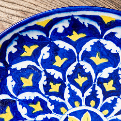 〔大皿 直径：25.5cm〕ブルーポッタリー ジャイプール陶器の円形飾り皿 大花柄 - サブ3