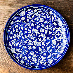 〔大皿 直径：25.5cm〕ブルーポッタリー ジャイプール陶器の円形飾り皿 ボタニカルの商品写真