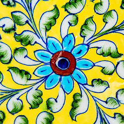 〔中皿 直径：20cm〕ブルーポッタリー ジャイプール陶器の円形飾り皿 黄唐草 - サブ2