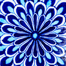 〔中皿 直径：20cm〕ブルーポッタリー ジャイプール陶器の円形飾り皿 孔雀 - サブ2