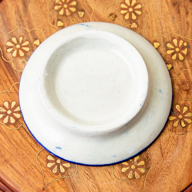 〔小皿 直径：13cm〕ブルーポッタリー ジャイプール陶器の円形飾り皿 5 - 裏面の様子です。Jaipur Indiaの文字入れがあったりなかったりします。