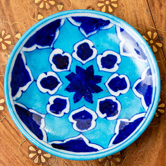 〔小皿 直径：13cm〕ブルーポッタリー ジャイプール陶器の円形飾り皿の写真