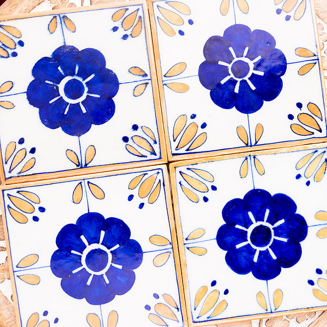 〔10cm×10cm〕ブルーポッタリー ジャイプール陶器の正方形デコレーションタイル 青花とオレンジ枠 5 - 光沢感がありハンドペイントが映えます。