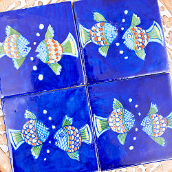 〔10cm×10cm〕ブルーポッタリー ジャイプール陶器の正方形デコレーションタイル 2匹のお魚 - サブ5