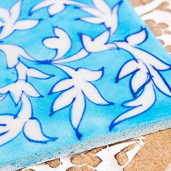 〔10cm×10cm〕ブルーポッタリー ジャイプール陶器の正方形デコレーションタイル 飛び立つ鳥 - サブ3