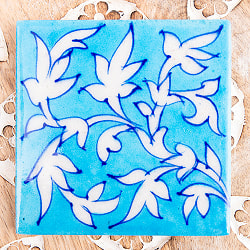 〔10cm×10cm〕ブルーポッタリー ジャイプール陶器の正方形デコレーションタイル 飛び立つ鳥の商品写真