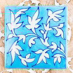 〔10cm×10cm〕ブルーポッタリー ジャイプール陶器の正方形デコレーションタイル 飛び立つ鳥の商品写真