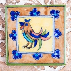 〔7.5cm×7.5cm〕ブルーポッタリー ジャイプール陶器の正方形デコレーションタイル にわとり(ID-FTNS-182)