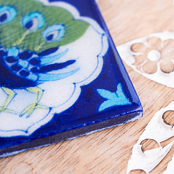 〔7.5cm×7.5cm〕ブルーポッタリー ジャイプール陶器の正方形デコレーションタイル 孔雀 - サブ3