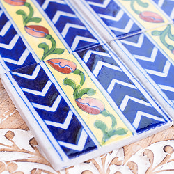 〔7.5cm×7.5cm〕ブルーポッタリー ジャイプール陶器の正方形デコレーションタイル お花と矢印 - サブ2