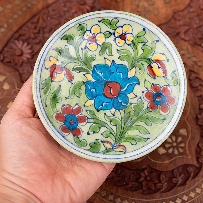 〔直径：12.5cm〕ブルーポッタリー ジャイプール陶器の円形飾り皿・小物入れ - 緑系 5 - 目を奪われる美しいペイントです