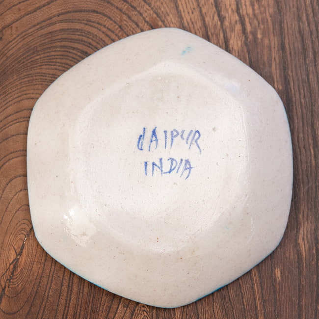 〔直径：12.5cm〕ブルーポッタリー ジャイプール陶器の六角飾り皿・小物入れ - 花柄水色 3 - 裏面の写真です
