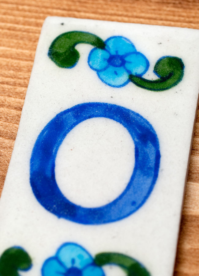 〔10cm×5cm〕ブルーポッタリー ジャイプール陶器の数字型デコレーションタイル - 0番 2 - 拡大写真です