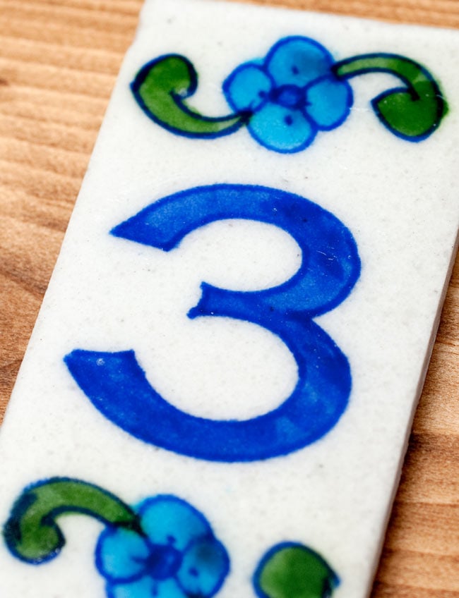 〔10cm×5cm〕ブルーポッタリー ジャイプール陶器の数字型デコレーションタイル - 3番 2 - 拡大写真です