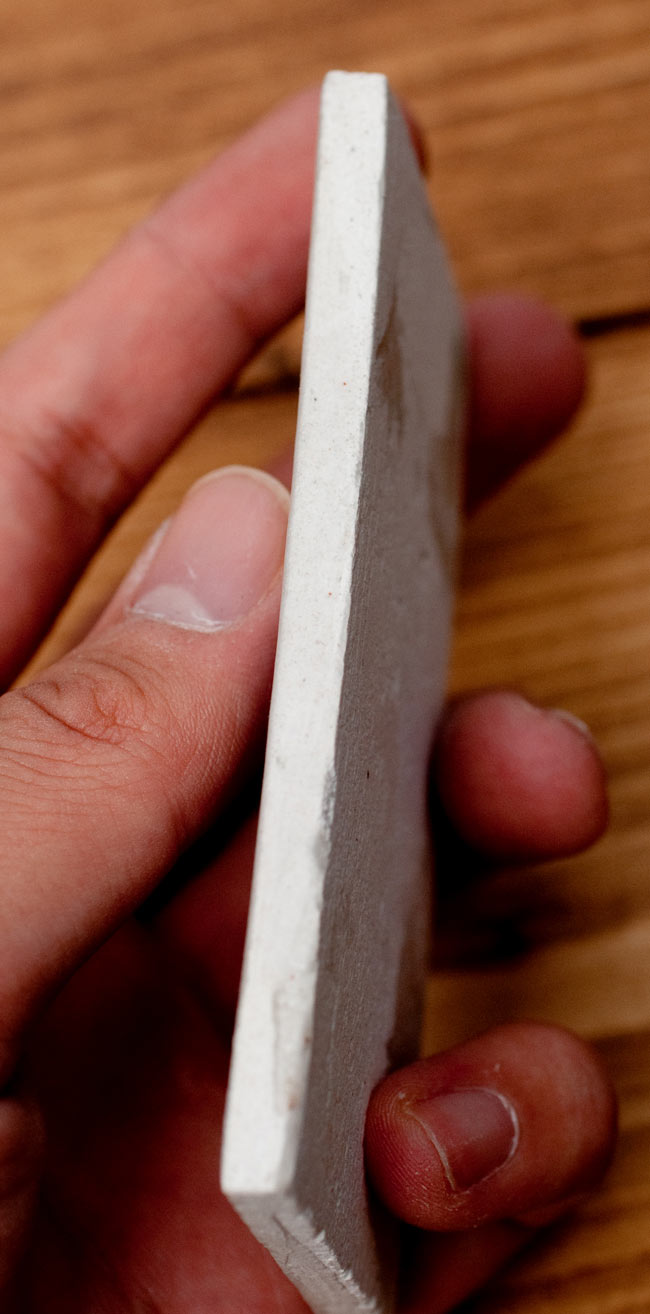 〔10cm×5cm〕ブルーポッタリー ジャイプール陶器の数字型デコレーションタイル - 3番 3 - 側面の写真です