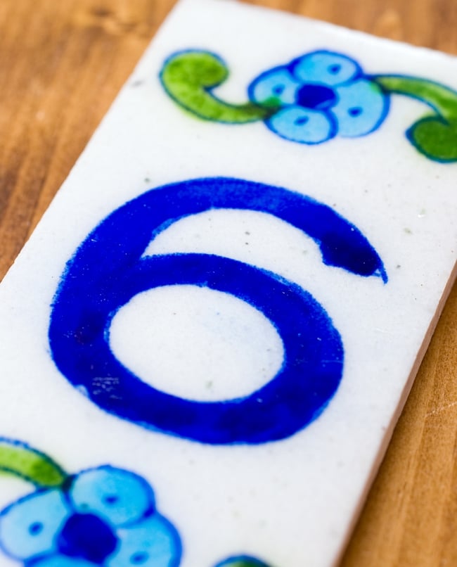 〔10cm×5cm〕ブルーポッタリー ジャイプール陶器の数字型デコレーションタイル - 6番 2 - 拡大写真です