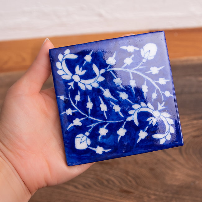 〔10cm×10cm〕ブルーポッタリー ジャイプール陶器の正方形デコレーションタイル - 蔦系 5 - ジャイプルブルーの美しい一品です