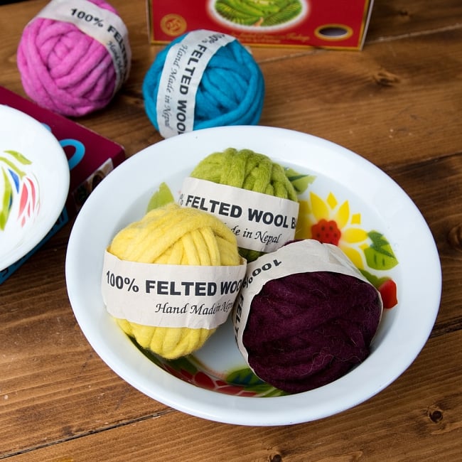 【6個セット】タイのレトロホーロー 花柄飾りボウル RABBIT BRAND〔約21.2cm×約6.4cm〕 8 - こにような使用感になります。小物入れなどへオススメ。昔ながらの製法で作られている為、食器向けの品質で作られておりません。飾り皿としてご使用ください。