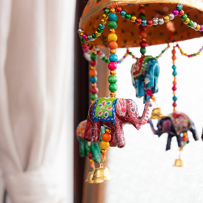 【5色展開】ゾウのハンギング1連【15cm程度】 4 - ぞうさんをアップにしてみました。手作りなのでみんな違う表情でなんとも愛らしいです＾＾