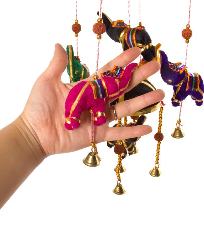 ゾウのハンギング2連-15cm オーシャン 6 - 手に持ってみました。このくらいの大きさです。