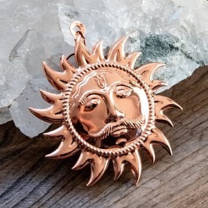 スーリャの円盤型ハンギング キーホルダー 直径10cmくらい(ID-HANG-242)