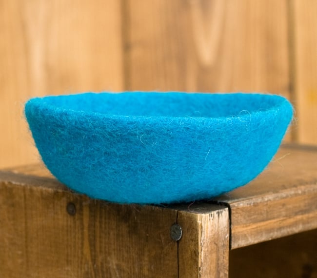 ふわふわフェルトのカラフルボウル【S】ターコイズ 2 - 横から見るとこの様になっています