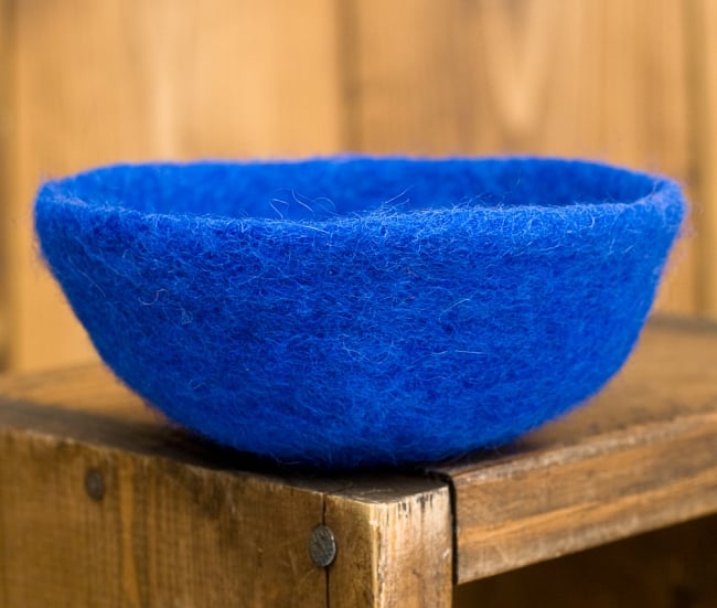 ふわふわフェルトのカラフルボウル【S】ブルー 2 - 横から見るとこの様になっています