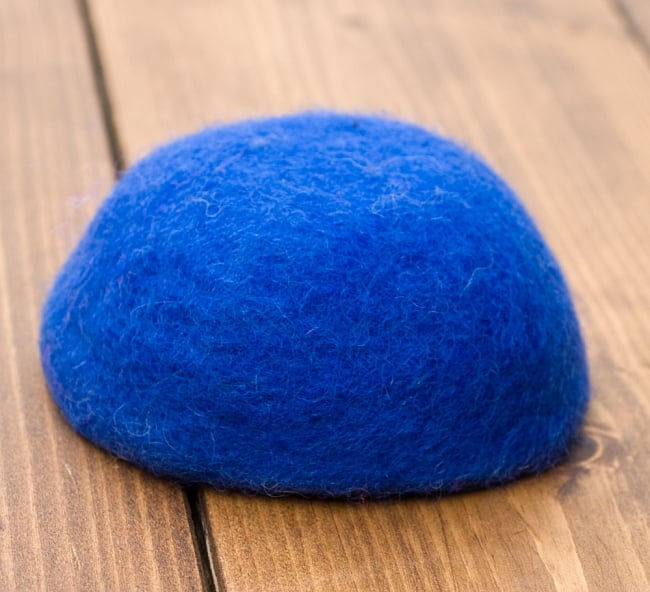 ふわふわフェルトのカラフルボウル【S】ブルー 3 - 裏側はこの様になっています。縫い目がありません^^