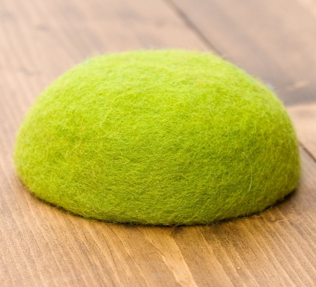 ふわふわフェルトのカラフルボウル【S】ライムグリーン 3 - 裏側はこの様になっています。縫い目がありません^^