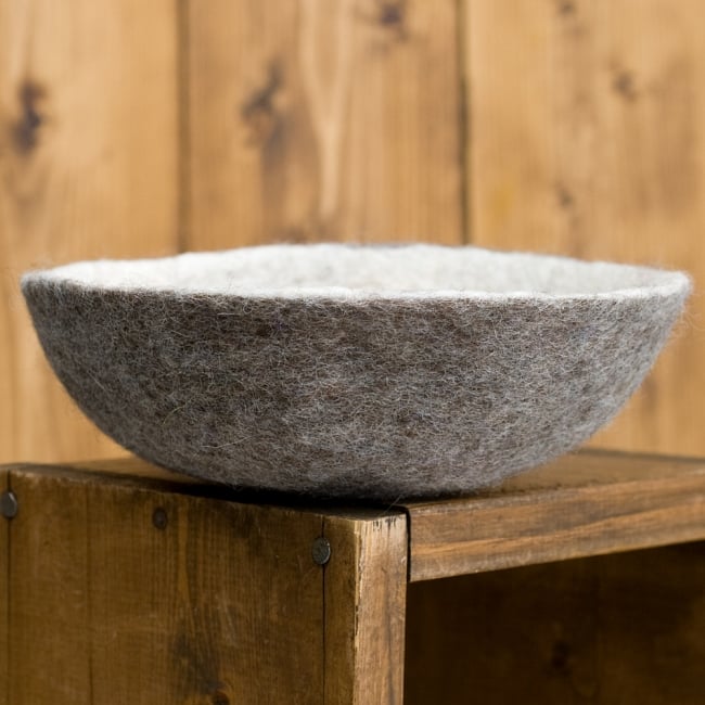 ふわふわフェルトのカラフルボウル【L】ライトグレー 3 - 横から見るとこの様になっています