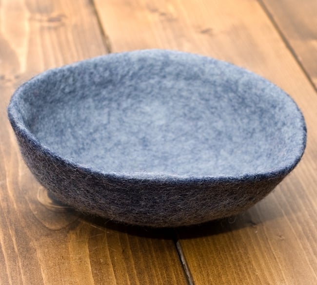 ふわふわフェルトのカラフルボウル【L】チャコールグレーの写真