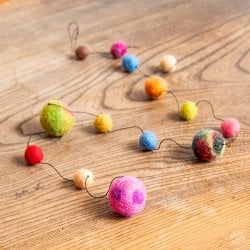 フェルトボールのコスモハンギング - 90cm(ID-HANG-271)