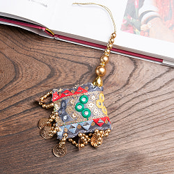 インドのきらめくタッセル　カラフル1連 - サブ2