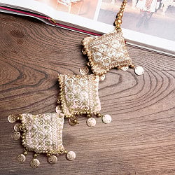 インドのきらめくタッセル　フラワー3連 - サブ2