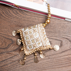 インドのきらめくタッセル　フラワー1連 - サブ2